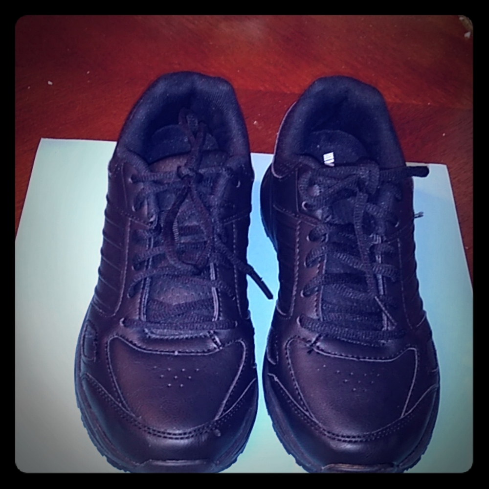 WORKZONE LADIES WORK SHOES SZ. 8